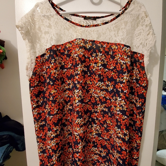 Papermoon Lace Floral Top - Picture 1 of 5
